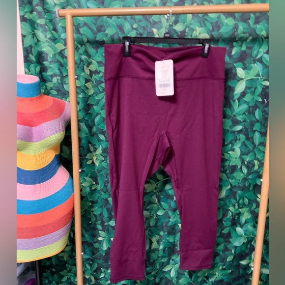 XXL Fabletics Capri leggings - Picture 3 of 3